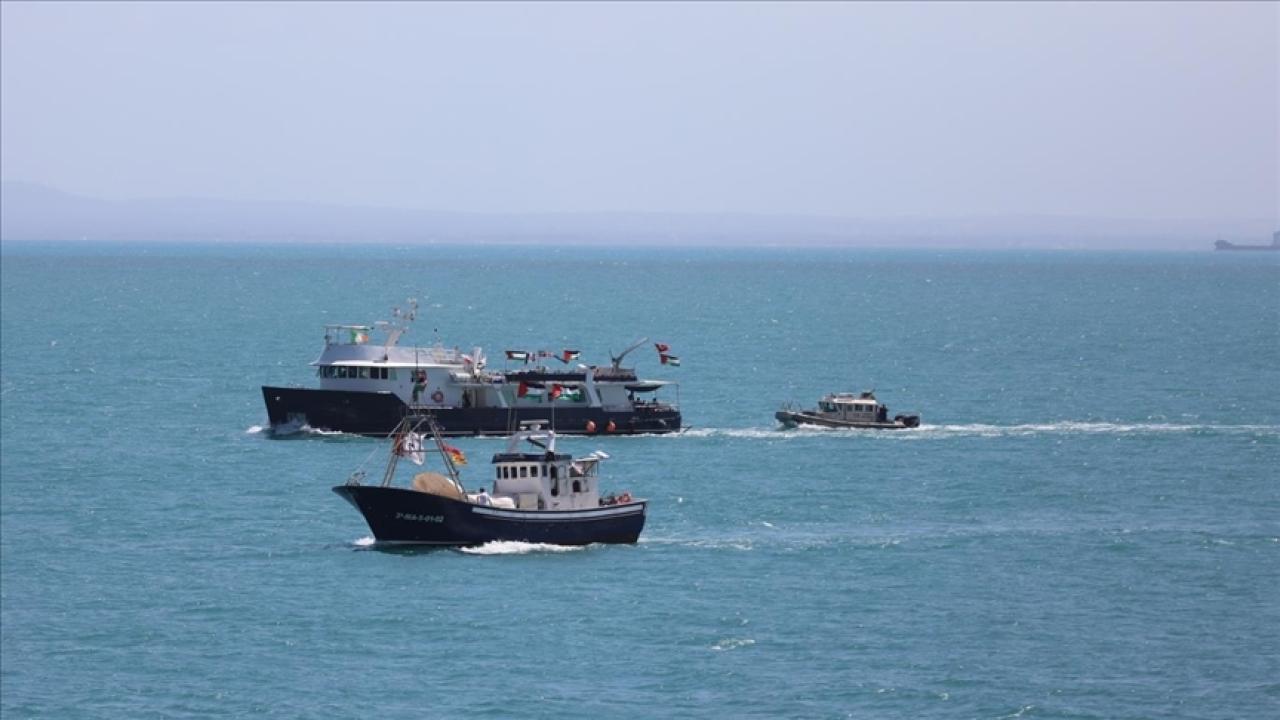 SAVAŞ UÇAKLARI 2. KEZ SUMUD FİLOSU’NUN ÜZERİNDE UÇTU