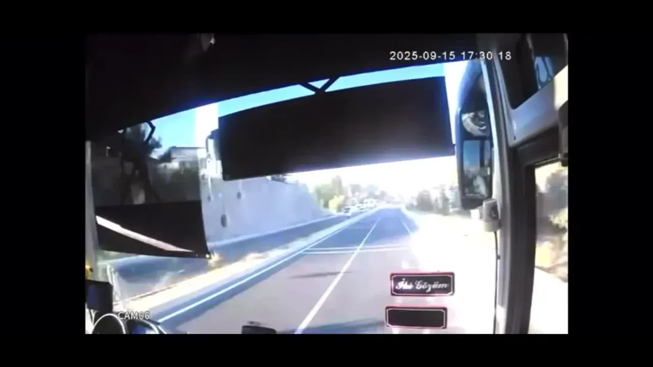 AFET & KAZA Darende’de freni patlayan tır otobüse çarptı, araç alev aldı