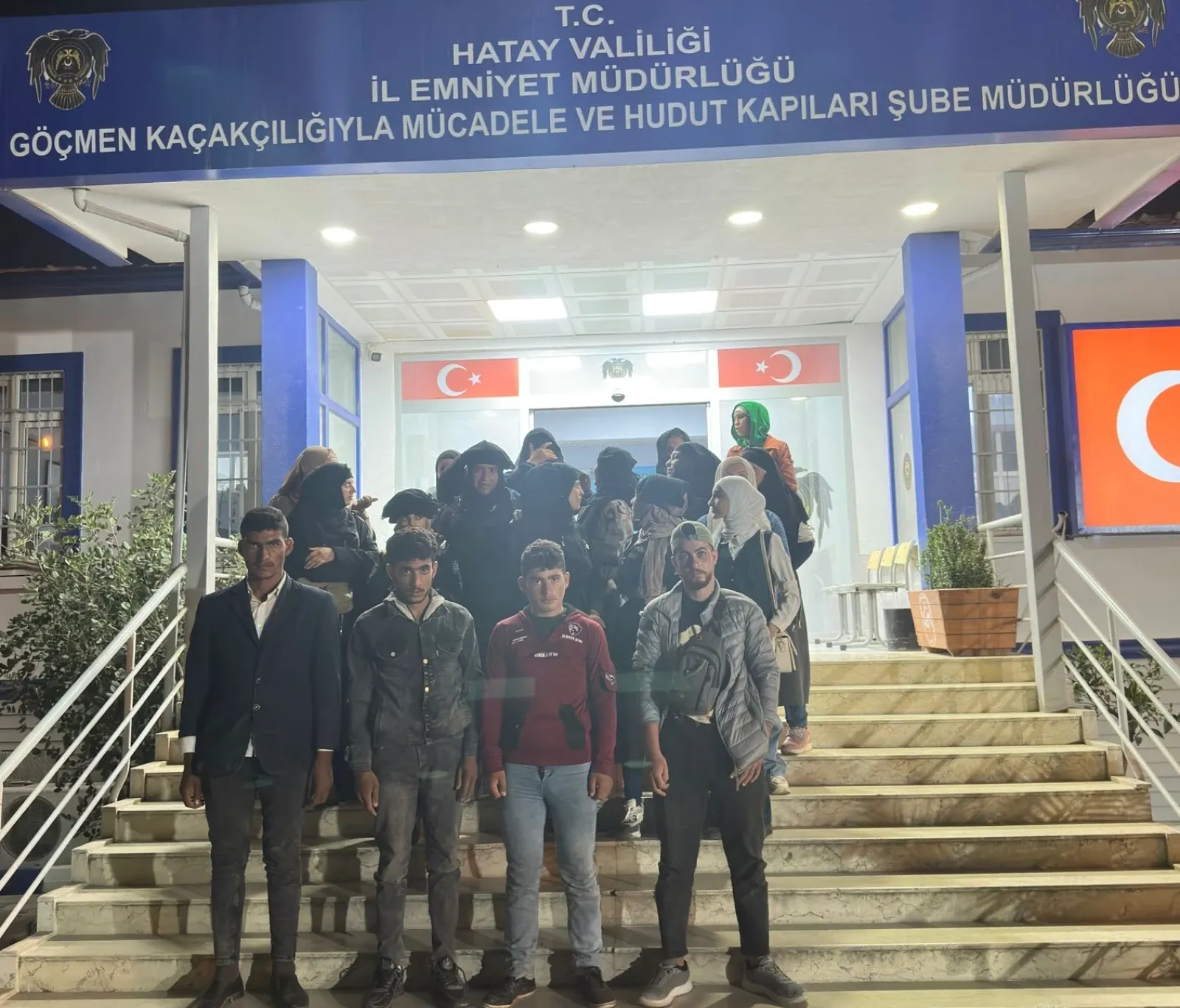 ASAYİŞ Hatay’da göçmen trafiği: 20 kişi yakalandı! ASAYİŞ Hatay’da göçmen trafiği: 20 kişi yakalandı!
