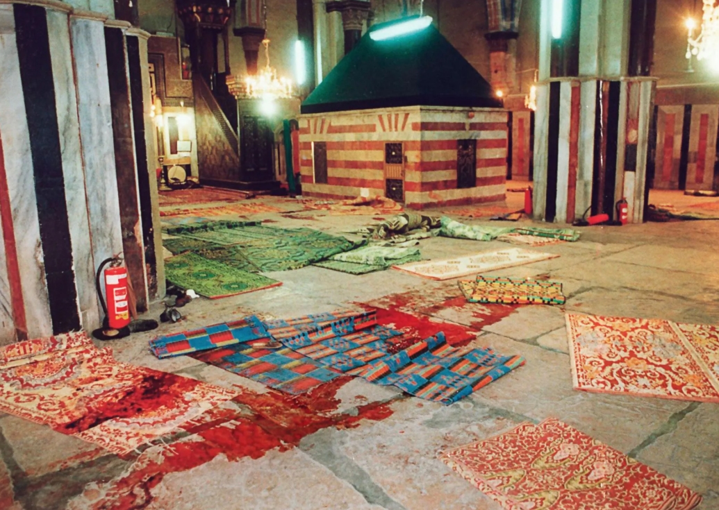 İsrail işgal güçleri El Halil’deki İbrahim Camii’ni Kapattı!