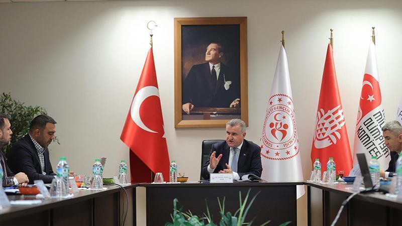 Bakan Bak İstanbul’da HDK toplantısına başkanlık etti Bakan Bak İstanbul’da HDK toplantısına başkanlık etti