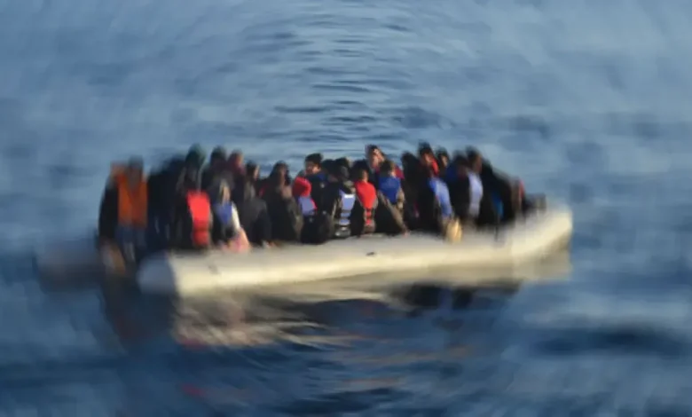 ASAYİŞ Düzensiz göçmenleri taşıyan bot Sahil Güvenlik botuna çarptı! 5 kişi öldü