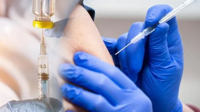 SAĞLIK Prof. Dr. Alper Şener’den 65 yaş üstü vatandaşlara “grip aşısı olun” çağrısı