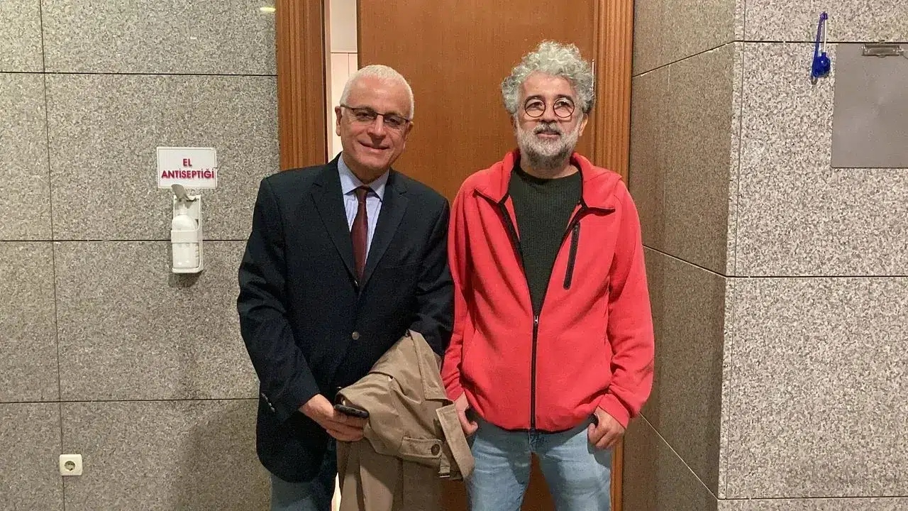 GÜNDEM Merdan Yanardağ o yazıdan yargılandığı davada beraat etti GÜNDEM Merdan Yanardağ o yazıdan yargılandığı davada beraat etti