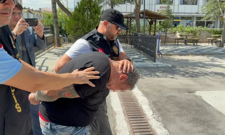 Valiye Sosyal Medyadan Hakaret Eden Şahıs Antalya’da Gözaltına Alındı