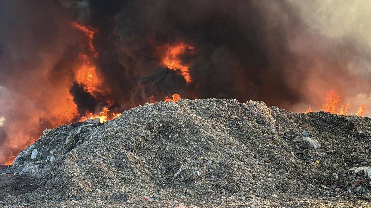 Manavgat'ta tarım arazisinde başlayan yangın ormanlık alana sıçradı