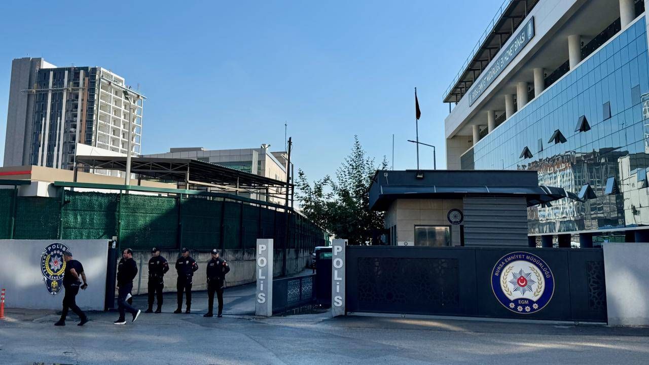 Bursa’da Rüşvet Soruşturması: Eski Belediye Başkanı Bursa’da Rüşvet Soruşturması: Eski Belediye Başkanı