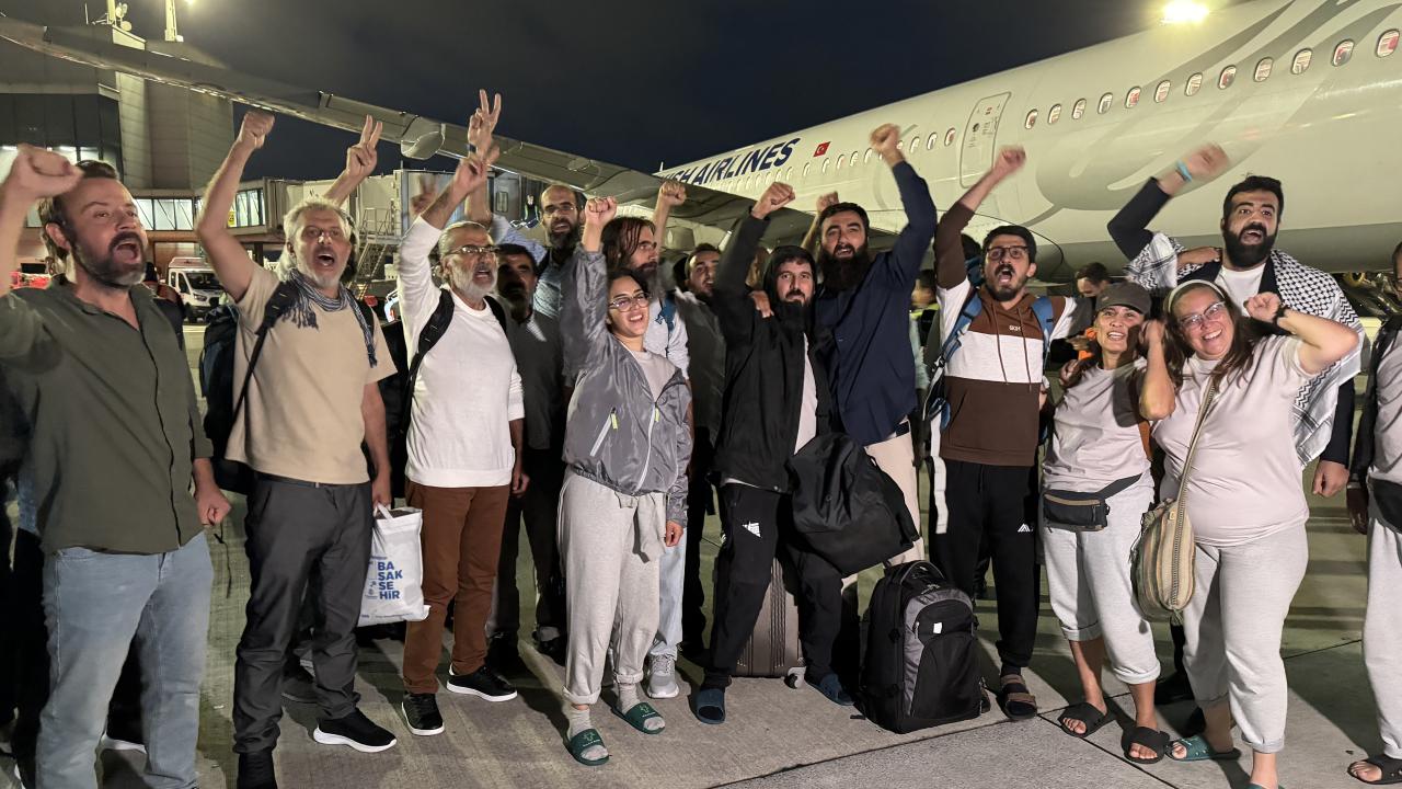 Haydut İsrail’in alıkoyduğu aktivistler Türkiye’de Haydut İsrail’in alıkoyduğu aktivistler Türkiye’de