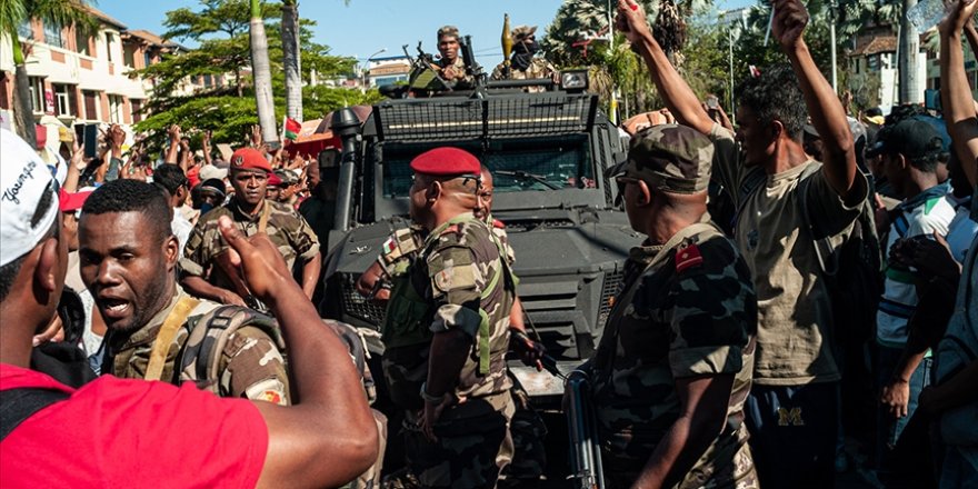Fransa, Madagaskar İlişkilerinde Yeniden Etkili Olma Fransa, Madagaskar İlişkilerinde Yeniden Etkili Olma