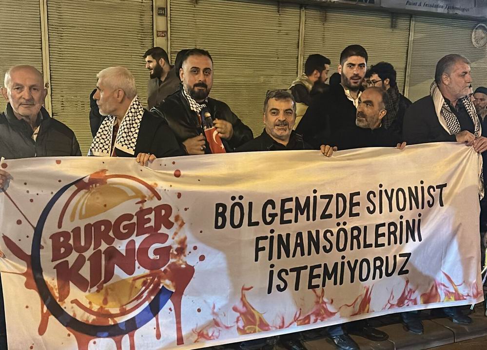 Ümraniye Alemdağ’da Burger King’e karşı protesto düzenlendi