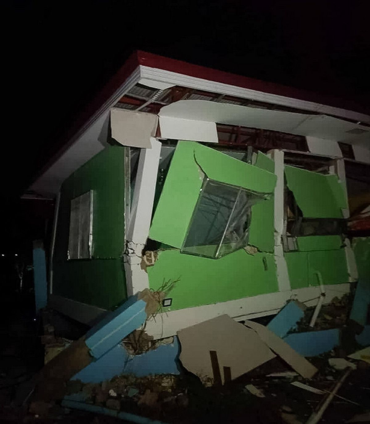 Filipinler’de 6,9 büyüklüğünde deprem: 61 kişi öldü