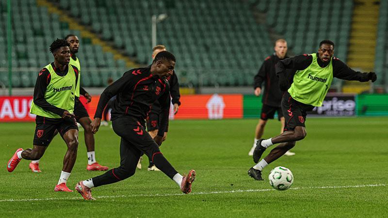 Samsunspor, Legia Varşova maçı hazırlıklarını tamamladı