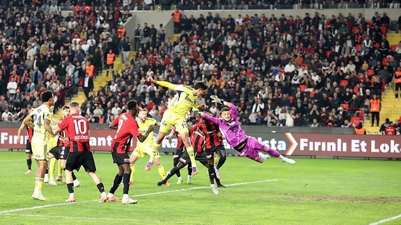Gaziantep FK – Fenerbahçe Maçında Sonuç 0-4 Gaziantep FK – Fenerbahçe Maçında Sonuç 0-4