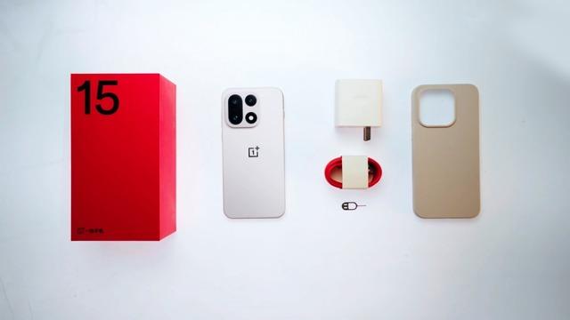 Henüz tanıtılmayan OnePlus 15’in kutu açılış videosu paylaşıldı