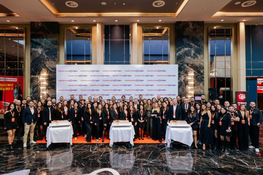 Hepsiburada, İş Ortaklarıyla Efsane Kasım Öncesi Buluştu Hepsiburada, İş Ortaklarıyla Efsane Kasım Öncesi Buluştu