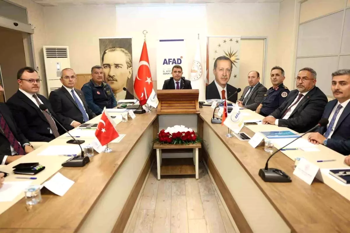 Düzce’de Afet Riski Azaltma Planı Toplantısı Düzenlendi Düzce’de Afet Riski Azaltma Planı Toplantısı Düzenlendi