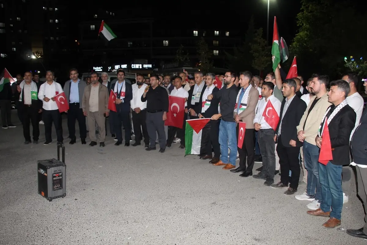 İsrail’in Küresel Sumud Filosu’na Saldırısı Protesto Edildi İsrail’in Küresel Sumud Filosu’na Saldırısı Protesto Edildi