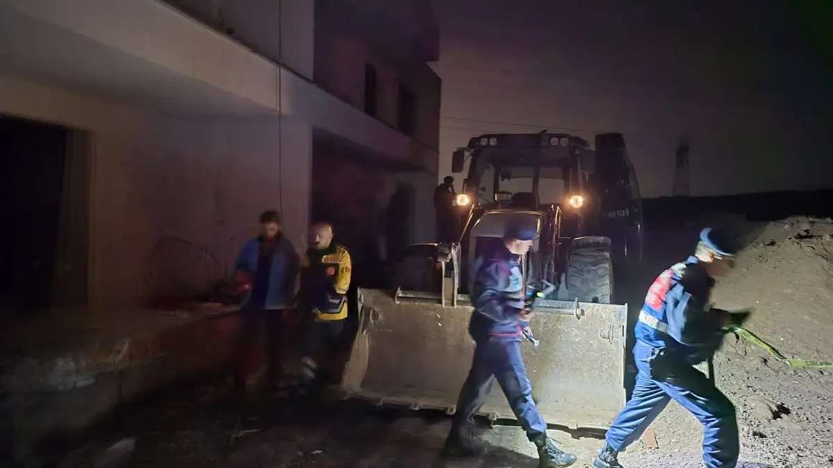 Bursa’da Kanalizasyon Kazısında Göçük: İki Kardeş Hayatını Bursa’da Kanalizasyon Kazısında Göçük: İki Kardeş Hayatını