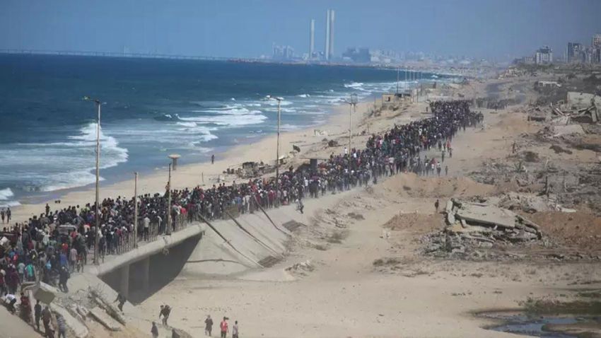 Gazzeliler evlerine dönüyor Gazzeliler evlerine dönüyor