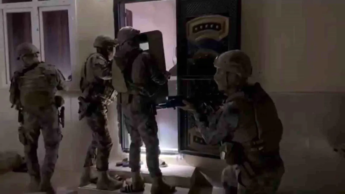 Hatay’da Göçmen Kaçakçılarına Yönelik Operasyonda 10 Hatay’da Göçmen Kaçakçılarına Yönelik Operasyonda 10