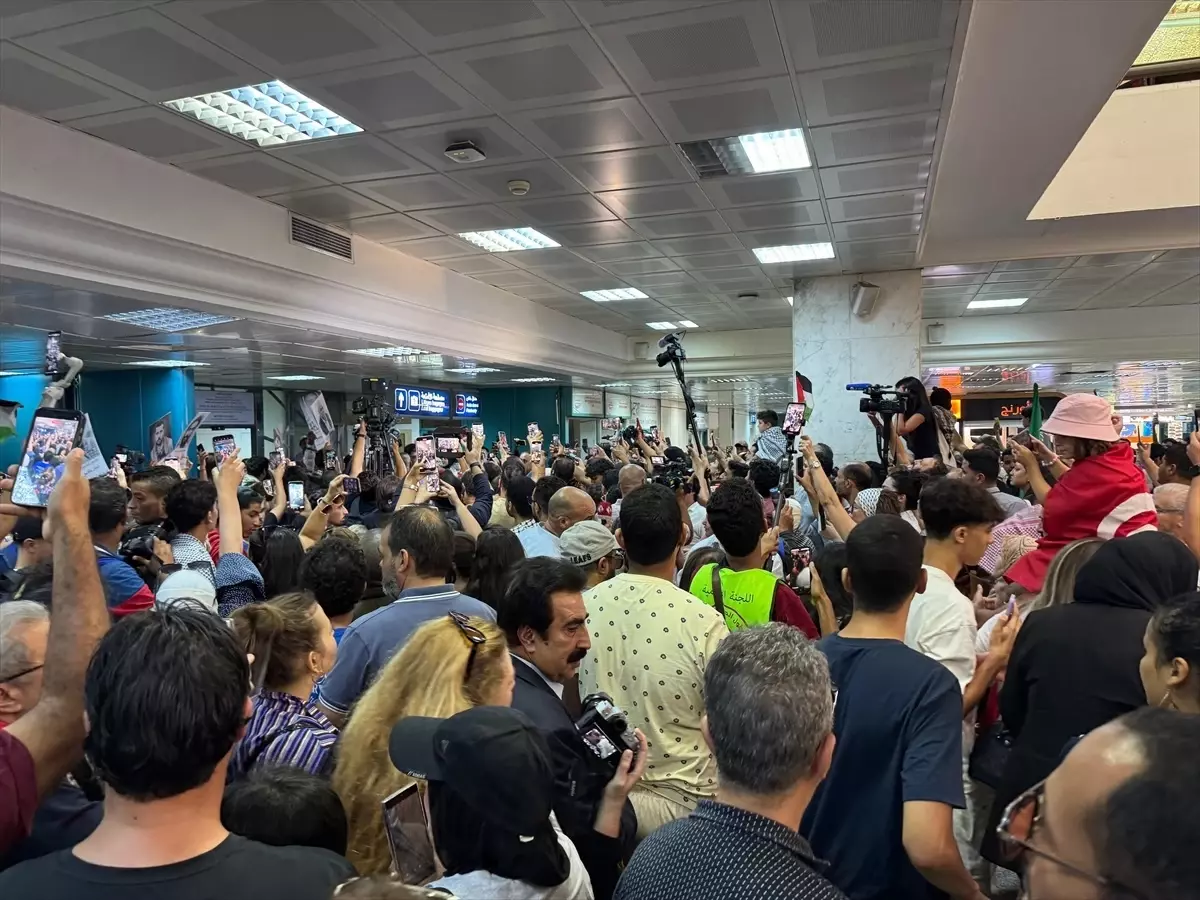 Tunuslu Aktivistler, İsrail’den Serbest Bırakıldıktan Sonra Coşkuyla karşılandı