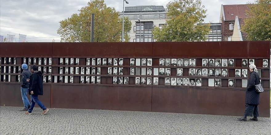 Berlin Duvarı’nın yıkılışının 36. yılı anılıyor Berlin Duvarı’nın yıkılışının 36. yılı anılıyor