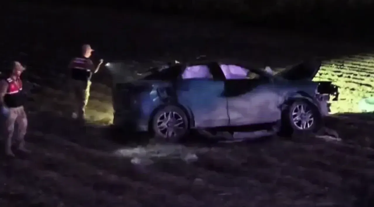 Hatay’da Tarlaya Devrilen Otomobilde 1 Kişi Hayatını