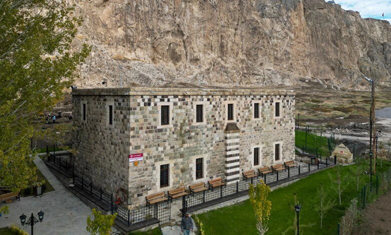 Horhor Camii, Tarihi İhtişamıyla Yeniden İbadete Açıldı Horhor Camii, Tarihi İhtişamıyla Yeniden İbadete Açıldı