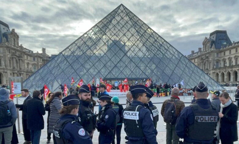 Louvre Müzesi’ndeki Tarihi Mücevherler Fransa Bankası’na Louvre Müzesi’ndeki Tarihi Mücevherler Fransa Bankası’na