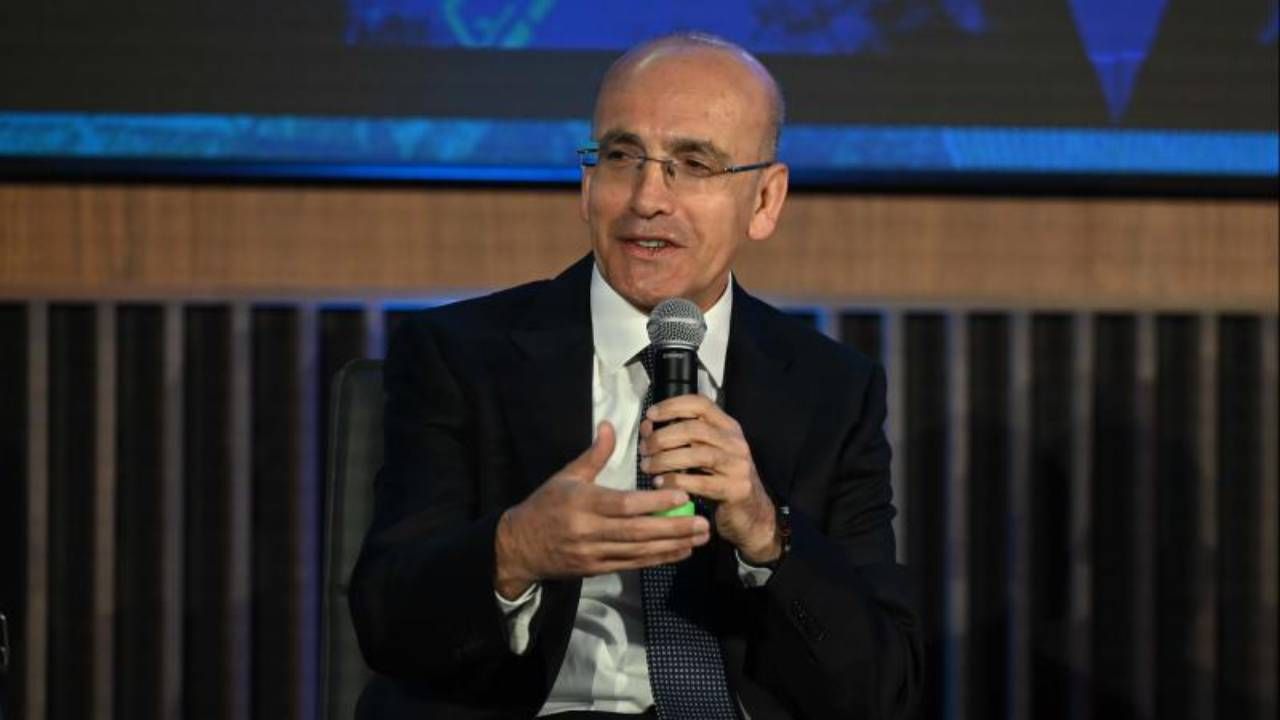 Bakan Şimşek, Dış Ticaret ve Turizm Verilerini İnceledi