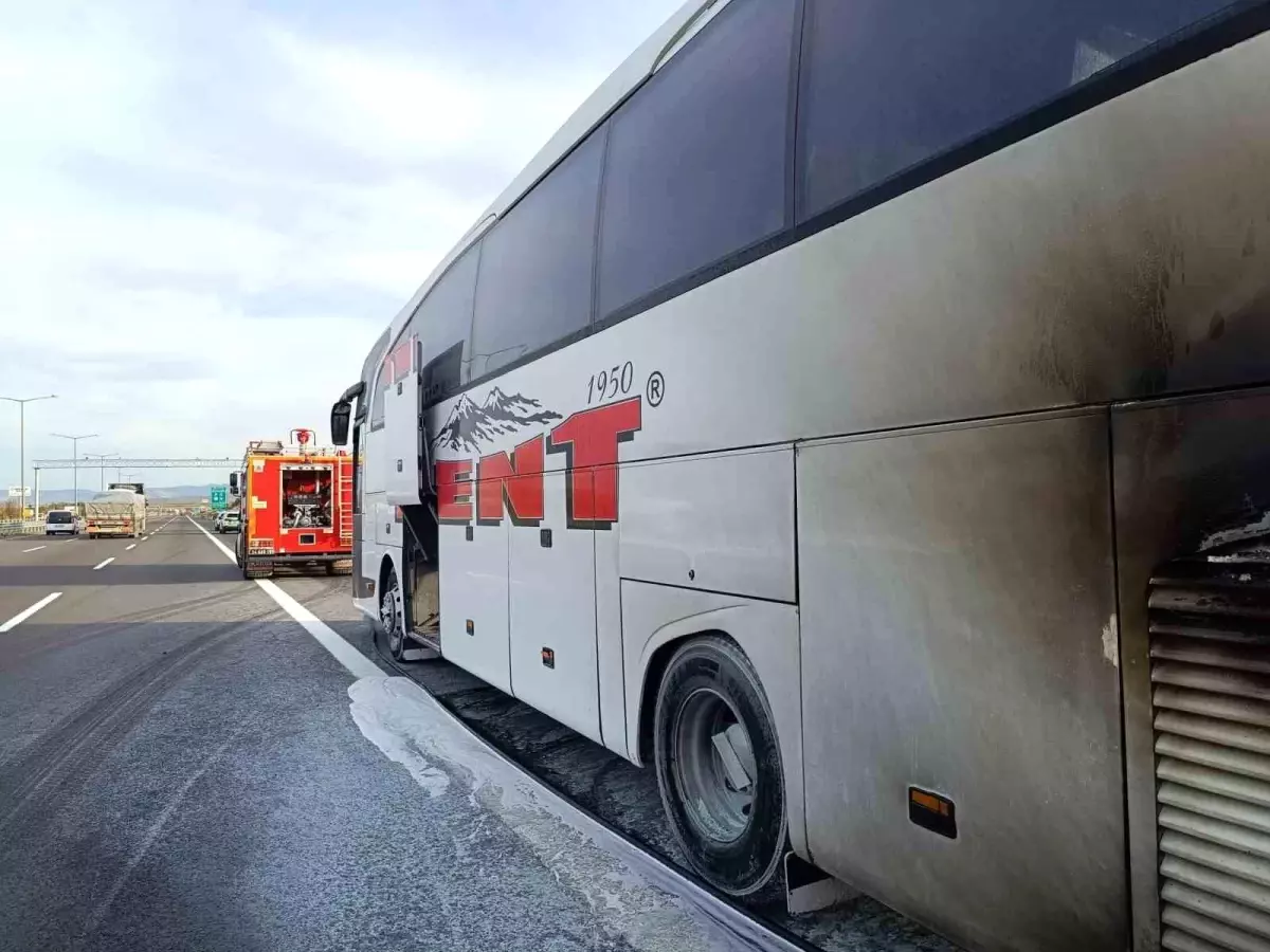 Bolu’da Yolcu Otobüsünde Yangın Çıktı